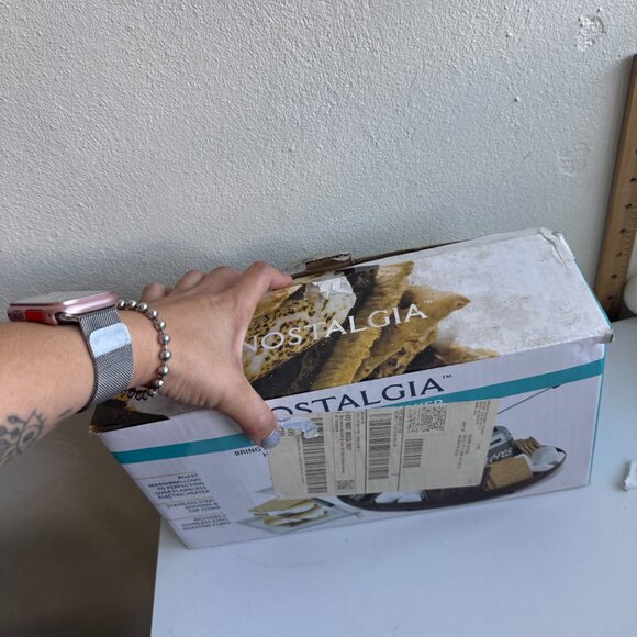 Nostalgia Electric S’mores Maker – Flameless Heater with 4 Compartments – Tested - Picture 2 of 7